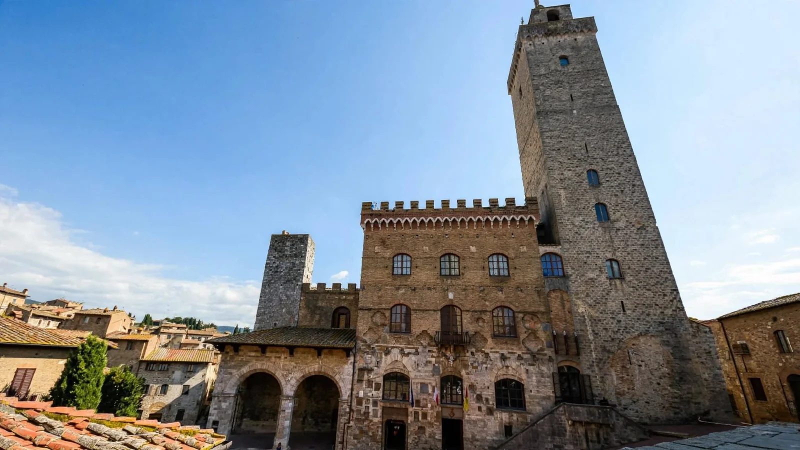 Torre Grossa rising 54 metres beside the Palazzo Comunale on Piazza del Duomo in San Gimignano
